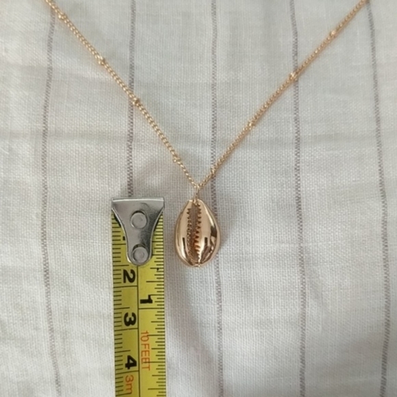 18k Gold Plated Cowrie Shell Earrings Necklace - Picture 4 of 8